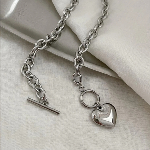 Simple Heart Necklace - Picture 3 of 6